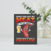 Carte Postale Saucisse barbecue amusante pour les amateurs de vi (Debout devant)