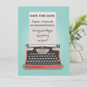 Carte postale Save the Date - machine à écrire vin (Debout devant)