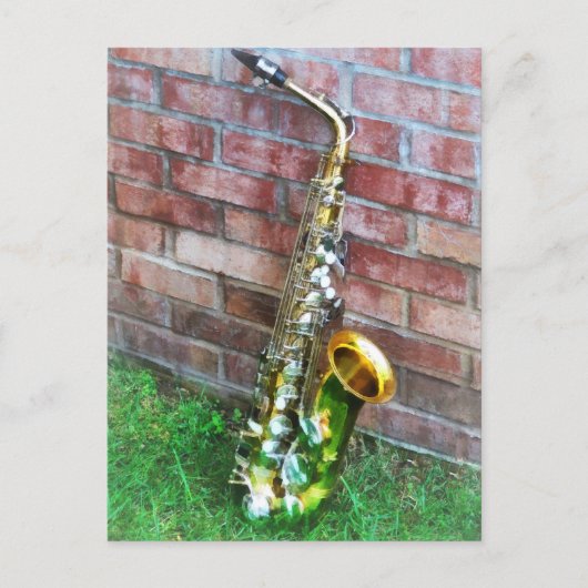 Carte Postale Saxophone contre brique (Devant)