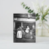 Carte Postale Scène de rue dans Londres victorienne (Debout devant)