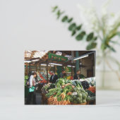 Carte Postale Scènes anglaises, Borough Market, achat de légumes (Debout devant)