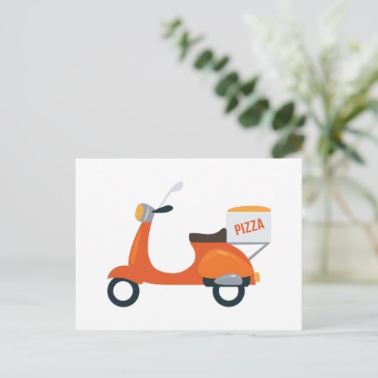 Carte Postale Scooter Pizza (Debout devant)