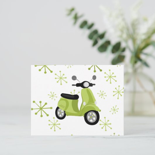 Carte Postale Scooter vert (Debout devant)