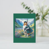 Carte Postale Scotch Collie Serenade – Bagpipes & Tartan Whimsy (Debout devant)