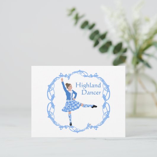 Carte Postale Scottish Highland Dancer Celtic Knotwork bleu (Debout devant)