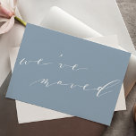 Carte Postale Script bleu minimaliste Nous Avons Déménagé Nouvel<br><div class="desc">Minimaliste Moderne Dusty Bleu Élégant Script Nous Avons Déménagé Nouvelle Maison Moteur Carte Postale</div>