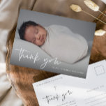 Carte Postale Script moderne Merci du baptême religieux<br><div class="desc">Ce petit budget Convivial Design Baptême photo bébé carte de remerciements dispose d'une belle photo horizontale fond de saignement et lettré main merci script et texte modificatif minimal. Cliquez sur le bouton Modifier pour customiser cette conception.</div>