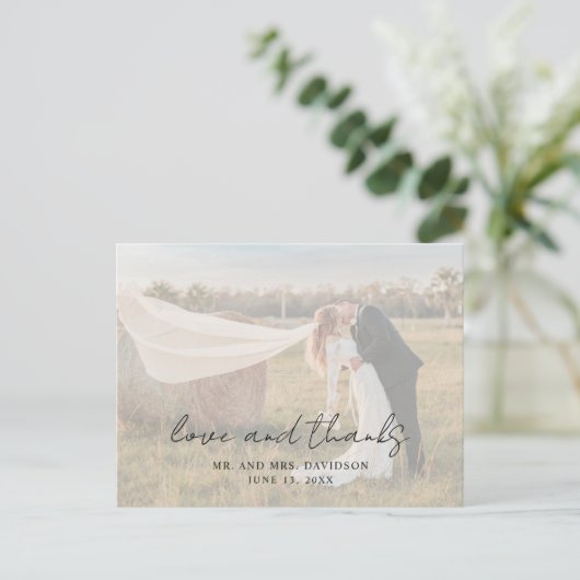 Carte Postale Script rustique Photo Mariage moderne Merci (Debout devant)