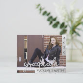 Carte Postale Script Silver Gradué | Invitation photo tendance (Debout devant)