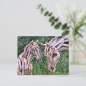 carte postale sculpture de cheval en bois (Debout devant)