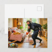 Carte Postale Se faufilant devant un chat endormi (Devant / Derrière)