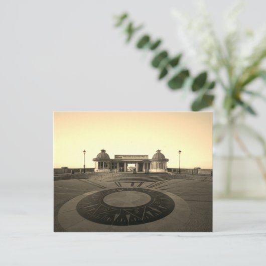 Carte postale Sepia Cromer Pier (Debout devant)