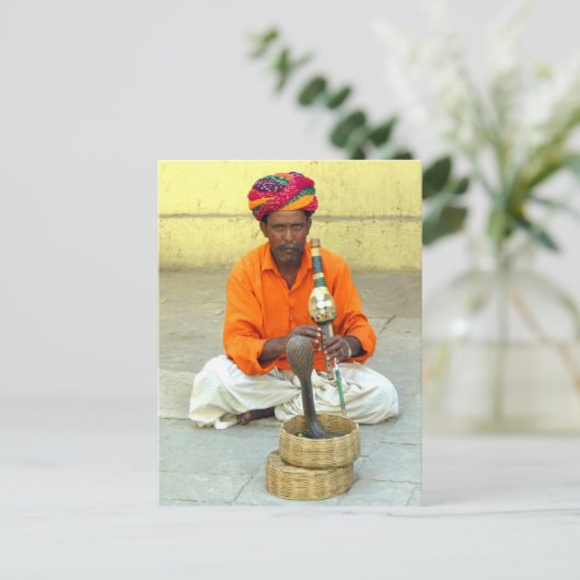 Carte Postale Serpent Charmer En Inde (Debout devant)