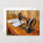 Carte Postale Sewing machine With Orange Thread (Devant / Derrière)