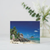 Carte Postale Seychelles, île de Mahe, plage d'Anse Royale. (Debout devant)