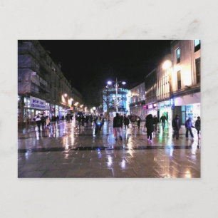 Carte Postale Shopping dans la pluie