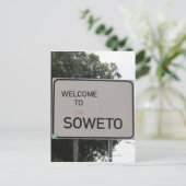 Carte Postale signe d'accueil soweto (Debout devant)