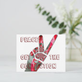 Carte Postale Signe de paix à la main (Debout devant)