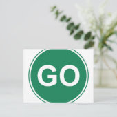 CARTE POSTALE SIGNE GO (Debout devant)