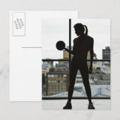 Carte Postale Silhouette de la femme levant des poids à la salle (Devant / Derrière)