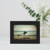 Carte Postale Silhouette Surfer de style vintage (Debout devant)