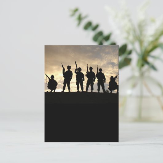 Carte postale Silhouettes du soldat (Debout devant)