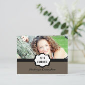 Carte Postale Simple Chic Graduation Party, Mocha (Debout devant)