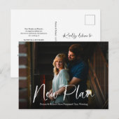 Carte Postale Simple Chic Script Nouveau Plan Mariage Reporté (Devant / Derrière)