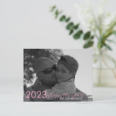 Carte Postale Simple Joyeux Nouvel An 2023 Pink Script Photo (Debout devant)