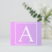 Carte Postale Simple Monogramme | Dégradé Rose/Violet Subtil (Debout devant)
