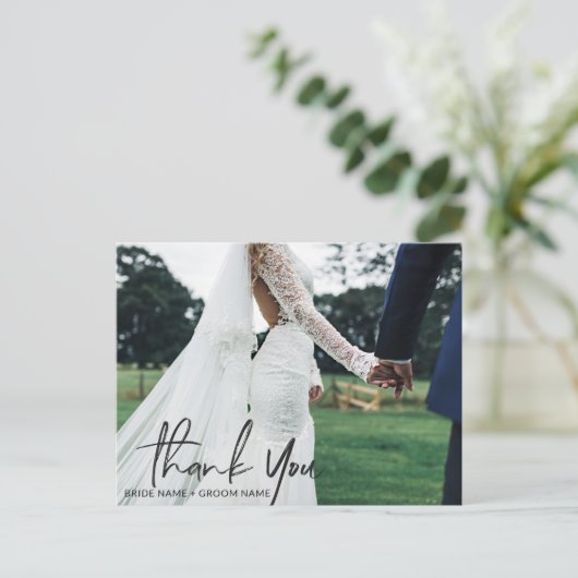 Carte Postale Simple Script Mariage Photo Merci (Debout devant)