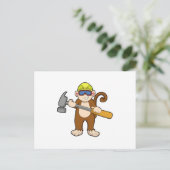 Carte Postale Singe artisan avec marteau (Debout devant)