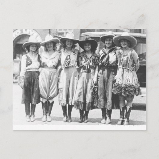 Carte Postale Six cowgirls à Cheyenne Frontier Days. (Devant)