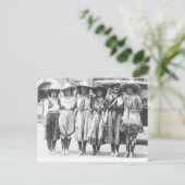 Carte Postale Six cowgirls à Cheyenne Frontier Days. (Debout devant)