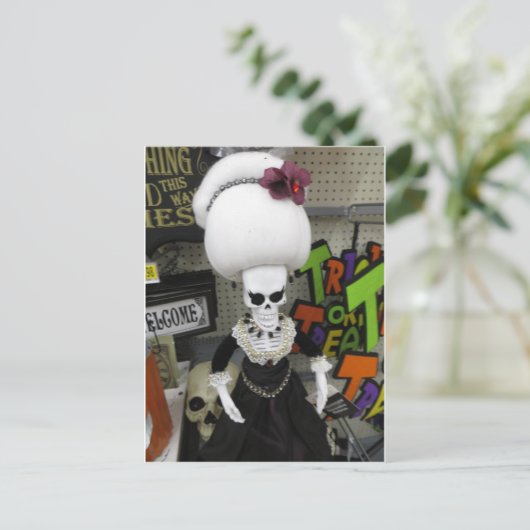 Carte Postale Skeleton de ruche (Debout devant)