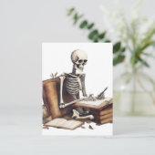 Carte Postale Skeleton écrit toujours le roman (Debout devant)