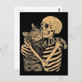 Carte Postale  Skeleton Hugging Cat – Cute Gothic Cat Lover Gift (Devant / Derrière)
