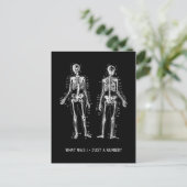 Carte Postale Skeleton Questions pour Halloween (Debout devant)