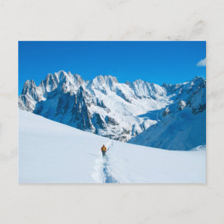 Carte Postale Skier sur Snowy Mountain Vista