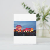 Carte Postale skyline montgolfière (Debout devant)