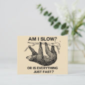Carte Postale Sloth suis-je lent ? Beige (Debout devant)