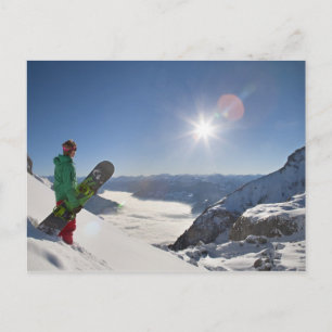 Carte Postale Snowboardeur vue du sommet de montagne