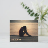 Carte Postale SO SORRY - une fille triste (Debout devant)