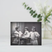 Carte Postale Soeurs vintages (Debout devant)