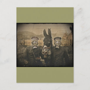 Carte Postale Soldats Masques d'âne et de gaz