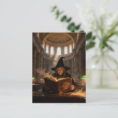 Carte Postale Sorcière dans la bibliothèque  (Debout devant)