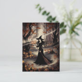 Carte Postale Sorcière de Halloween branchée moderne en forêt (Debout devant)