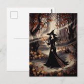 Carte Postale Sorcière de Halloween branchée moderne en forêt (Devant / Derrière)