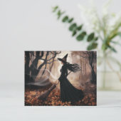 Carte Postale Sorcière de Halloween Moderne Branchée dans la For (Debout devant)