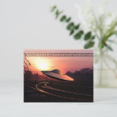 Carte Postale Soucoupe volante (Debout devant)